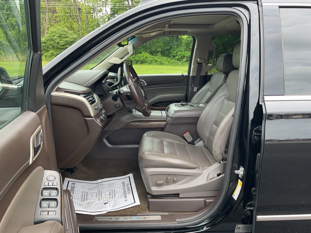 Photo 28 of this GMC YUKON
