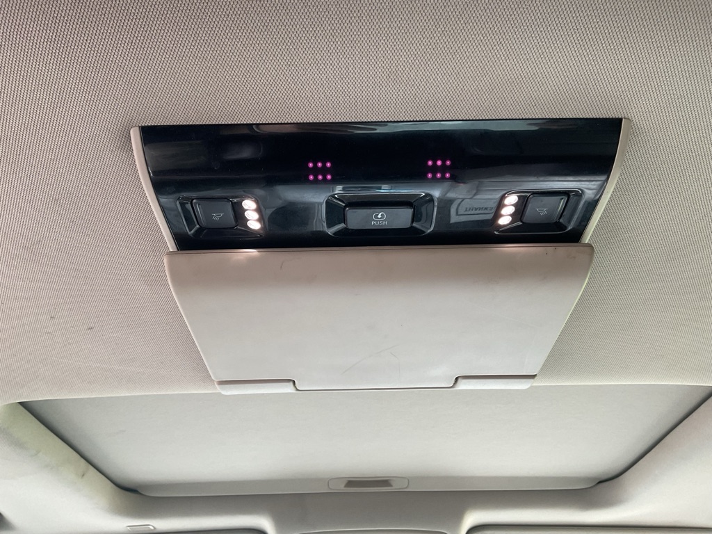 Photo 58 of this GMC YUKON