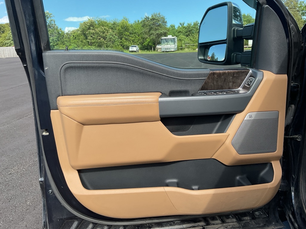 Photo 21 of this FORD F150