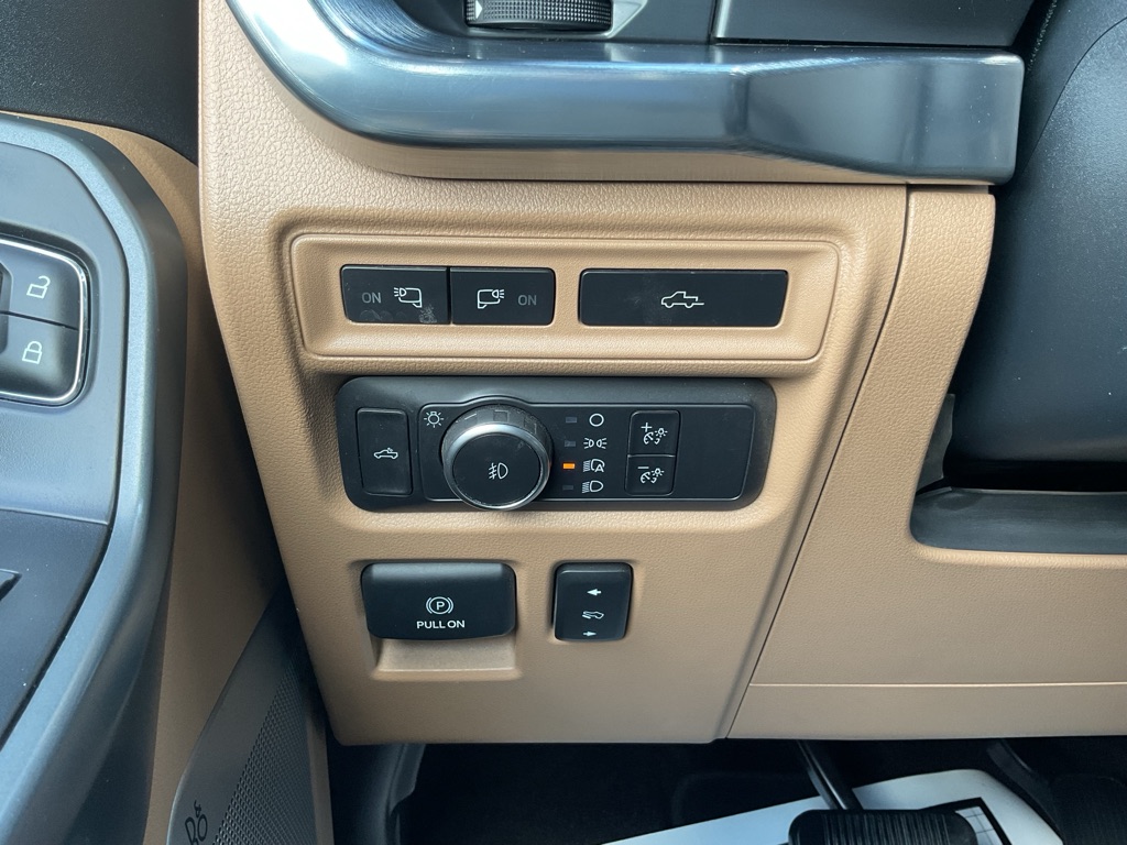 Photo 28 of this FORD F150
