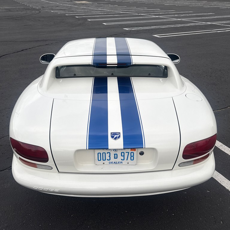 Photo 6 of this DODGE VIPER