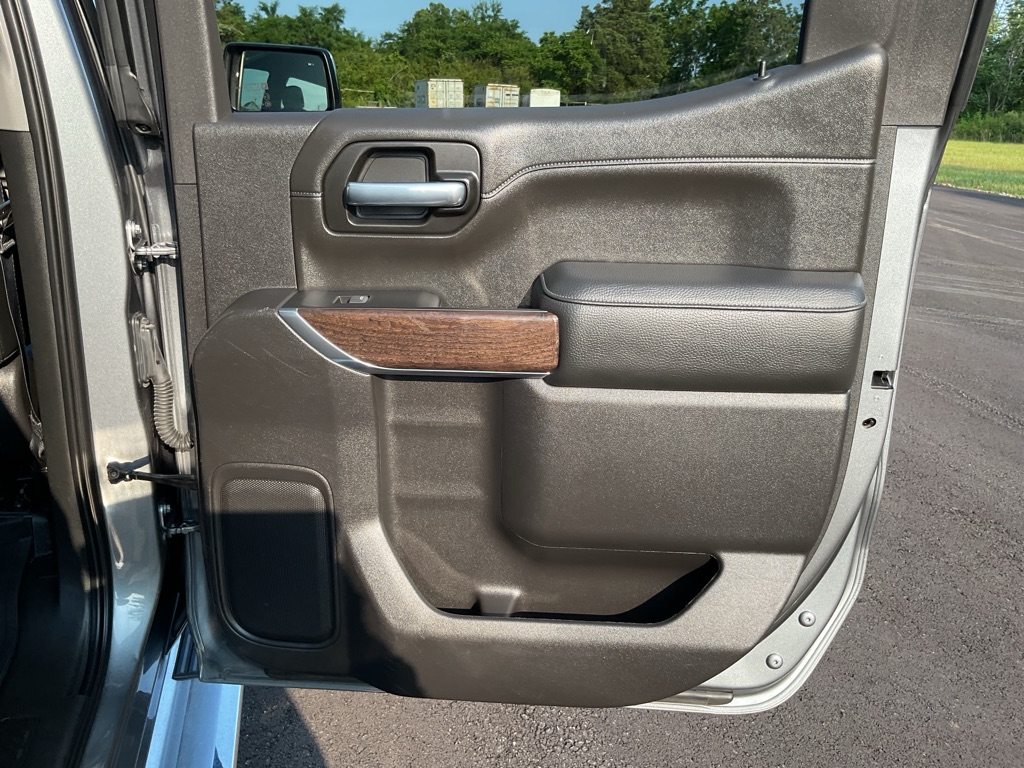 Photo 50 of this GMC SIERRA LIMITED