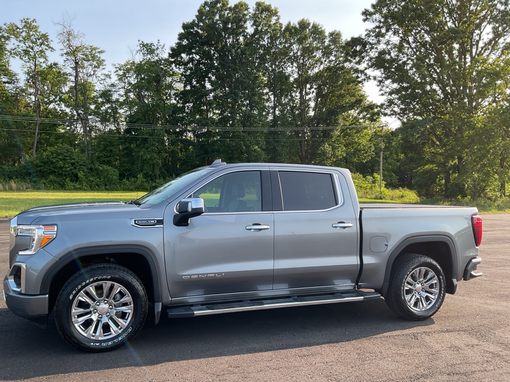 Photo 2 of this GMC SIERRA LIMITED