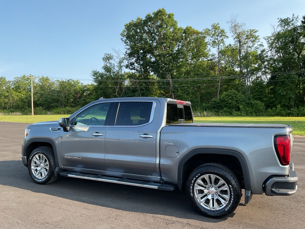 Photo 4 of this GMC SIERRA LIMITED
