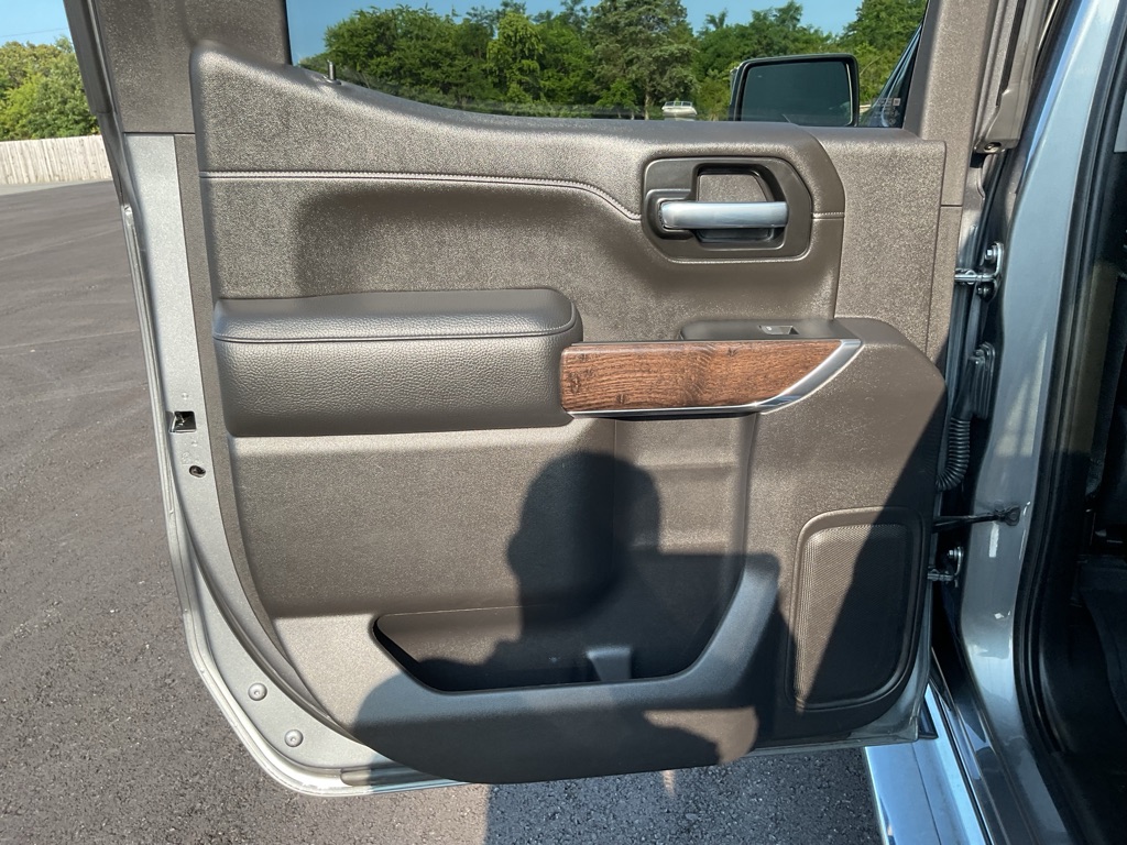 Photo 47 of this GMC SIERRA LIMITED
