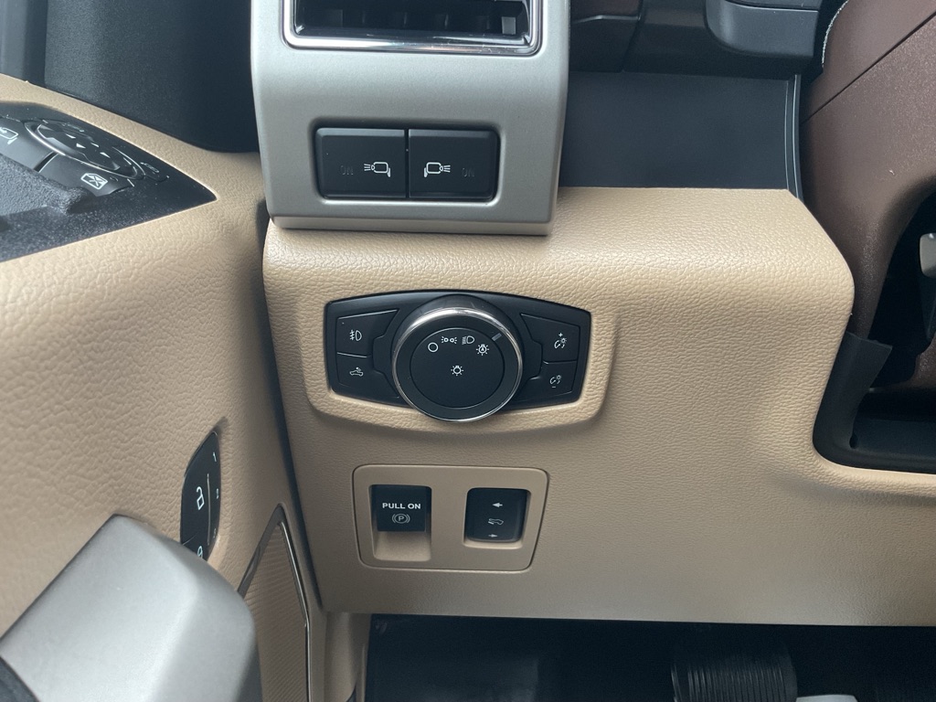 Photo 30 of this FORD F150