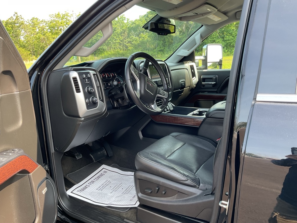 Photo 28 of this GMC SIERRA