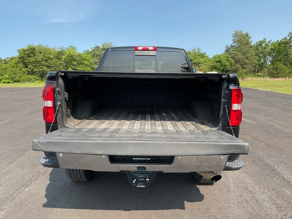 Photo 9 of this GMC SIERRA