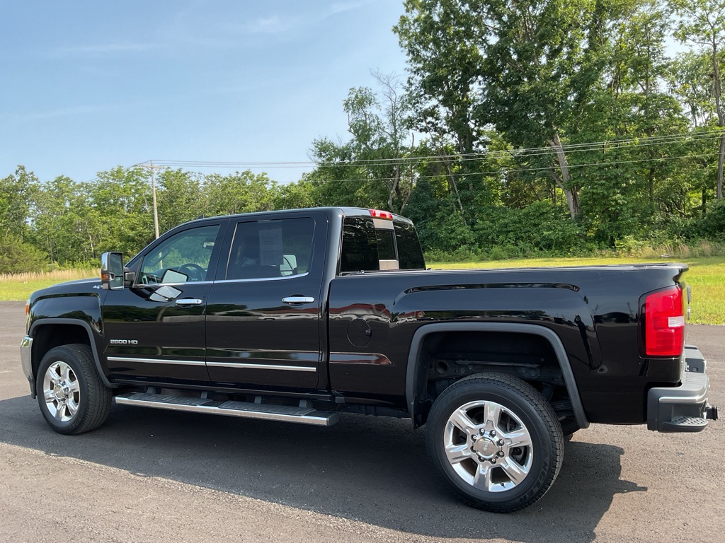 Photo 4 of this GMC SIERRA