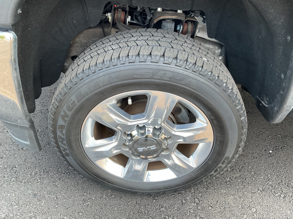 Photo 19 of this GMC SIERRA
