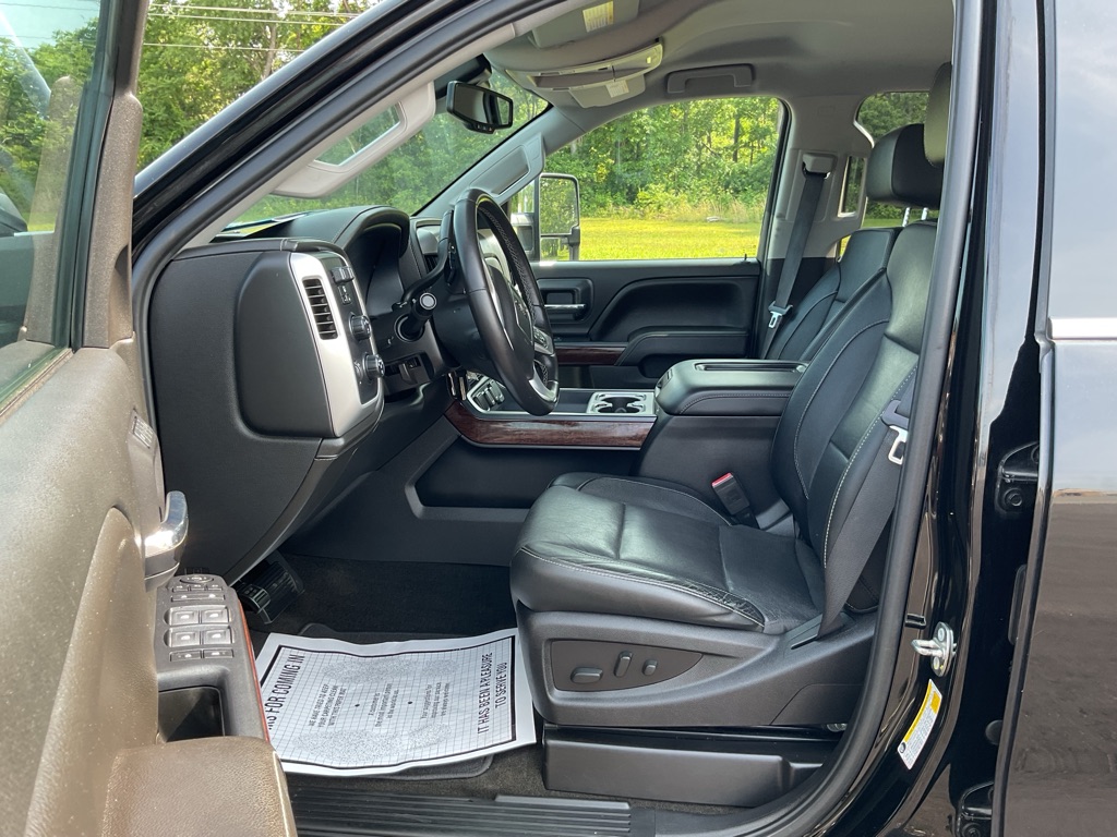Photo 27 of this GMC SIERRA