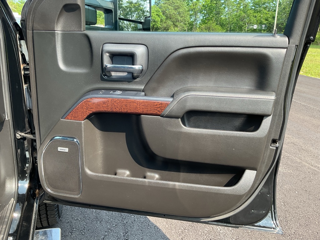 Photo 54 of this GMC SIERRA