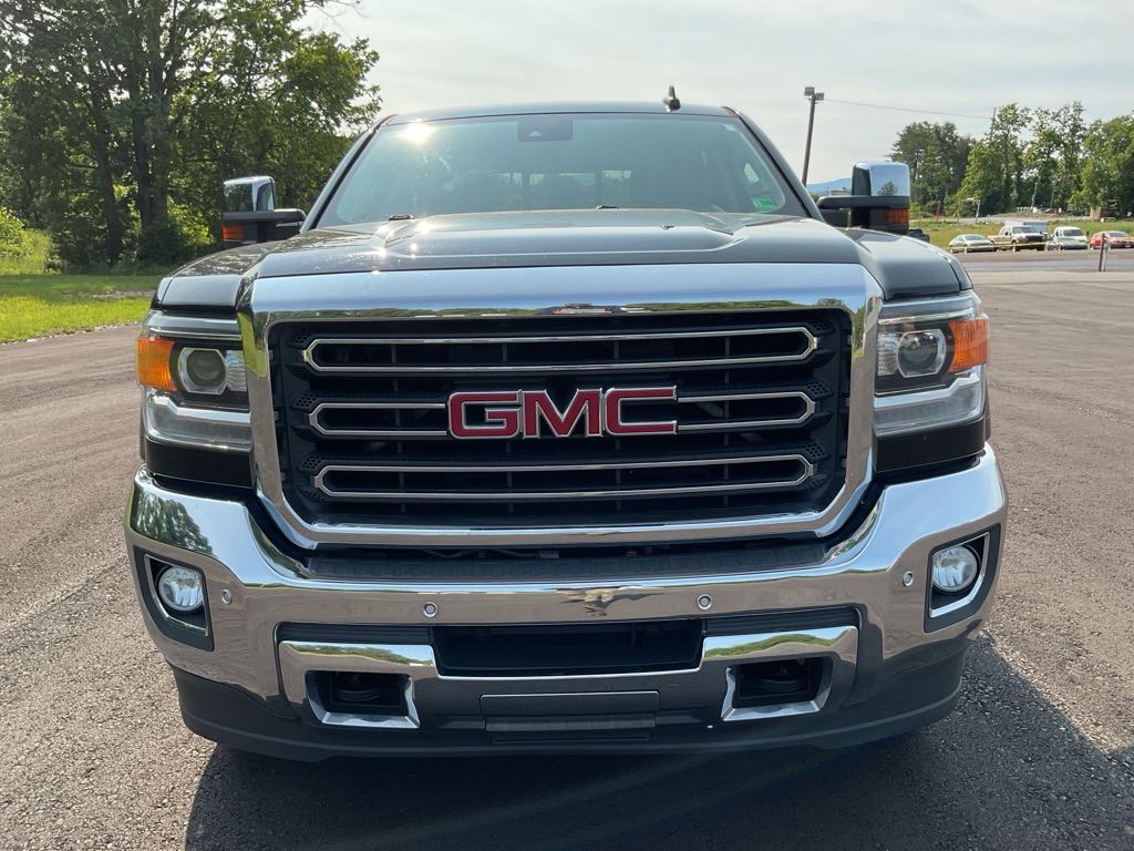 Photo 15 of this GMC SIERRA
