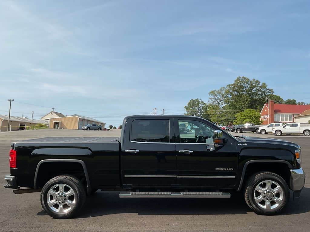 Photo 12 of this GMC SIERRA