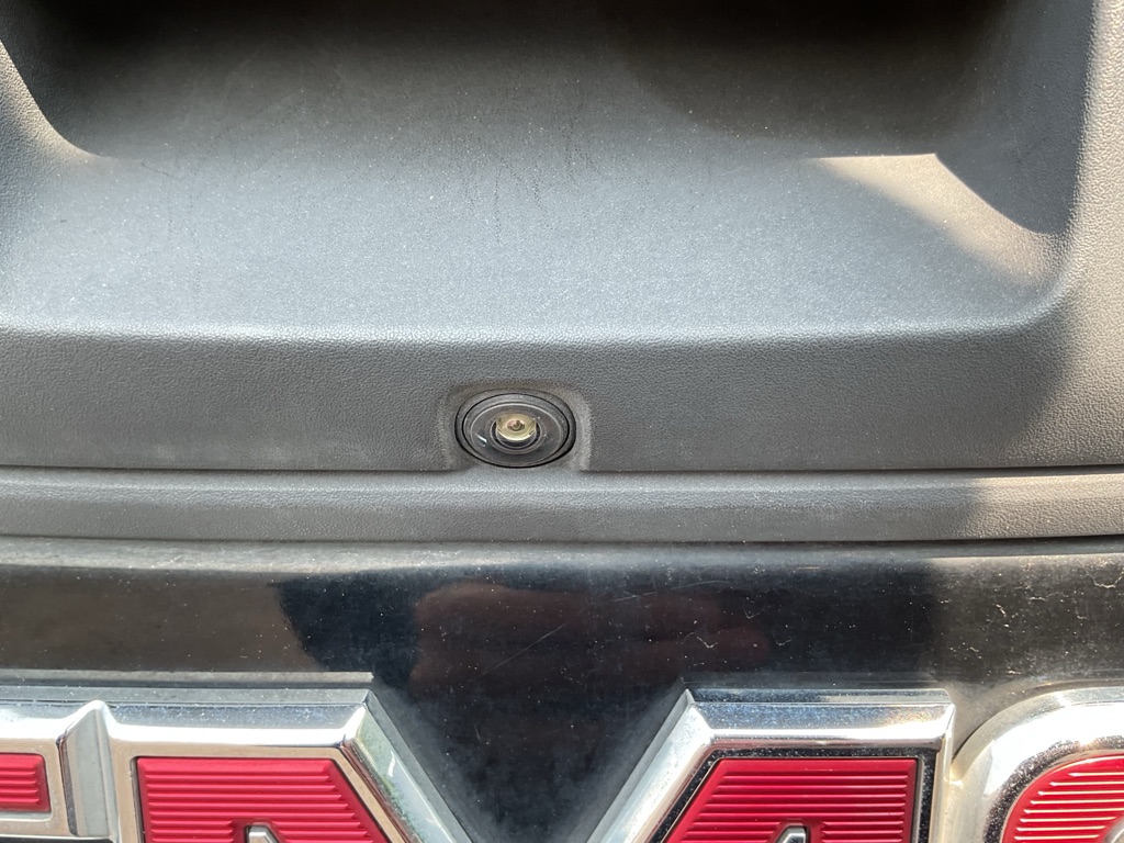 Photo 7 of this GMC SIERRA