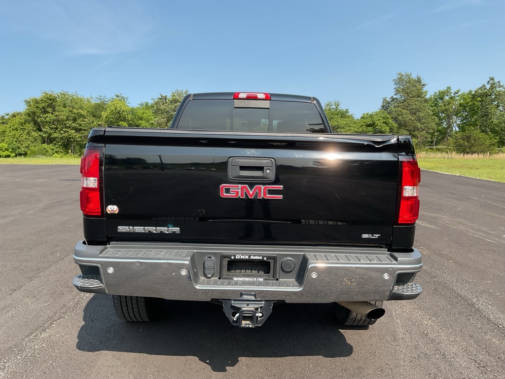 Photo 6 of this GMC SIERRA