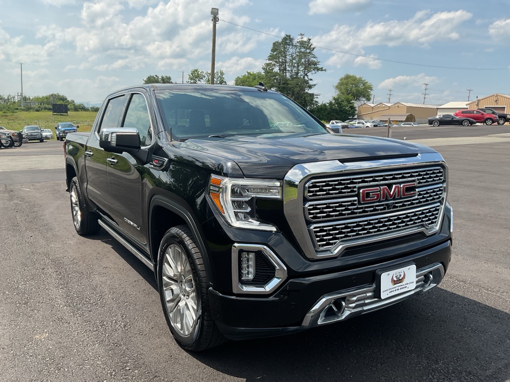 Photo 14 of this GMC SIERRA