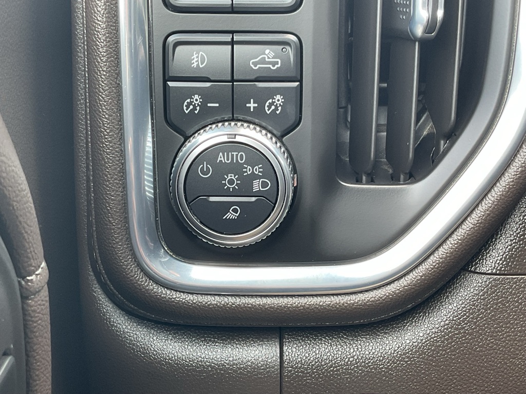 Photo 32 of this GMC SIERRA