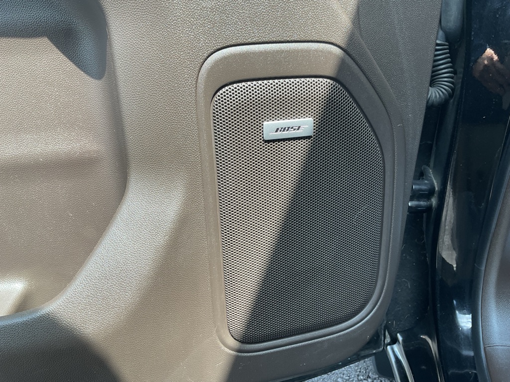 Photo 27 of this GMC SIERRA