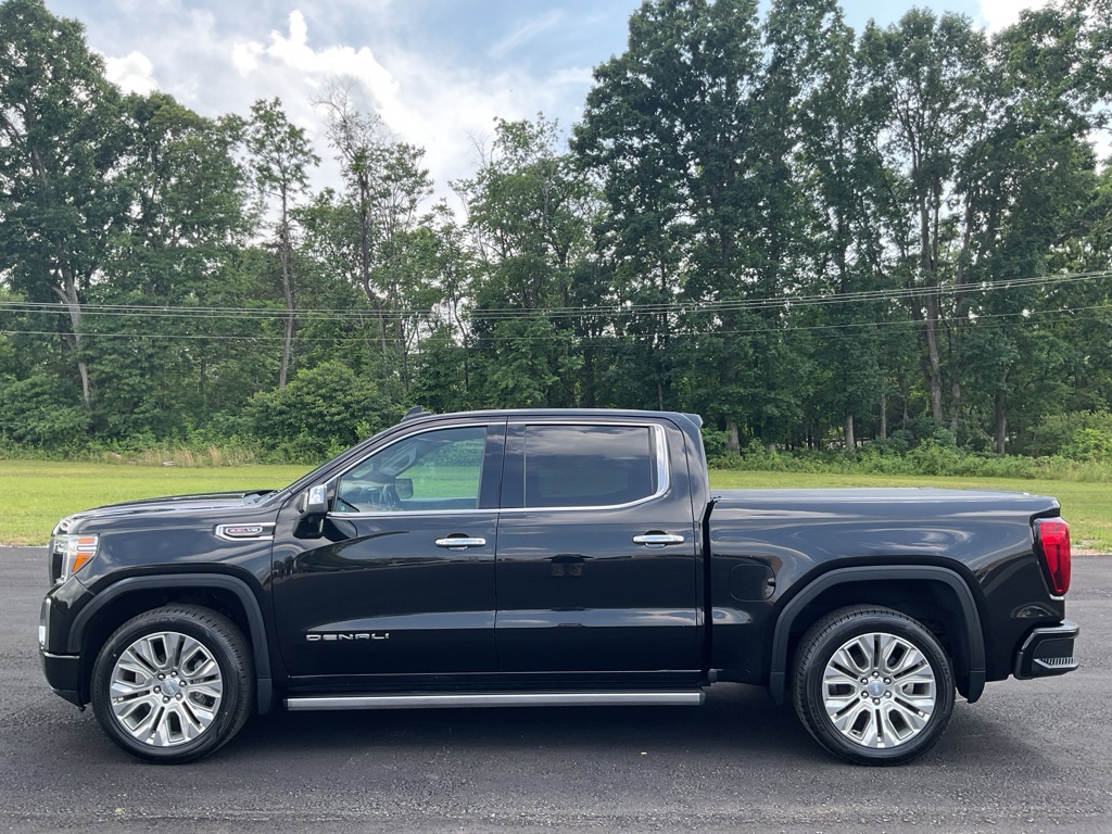 Photo 3 of this GMC SIERRA