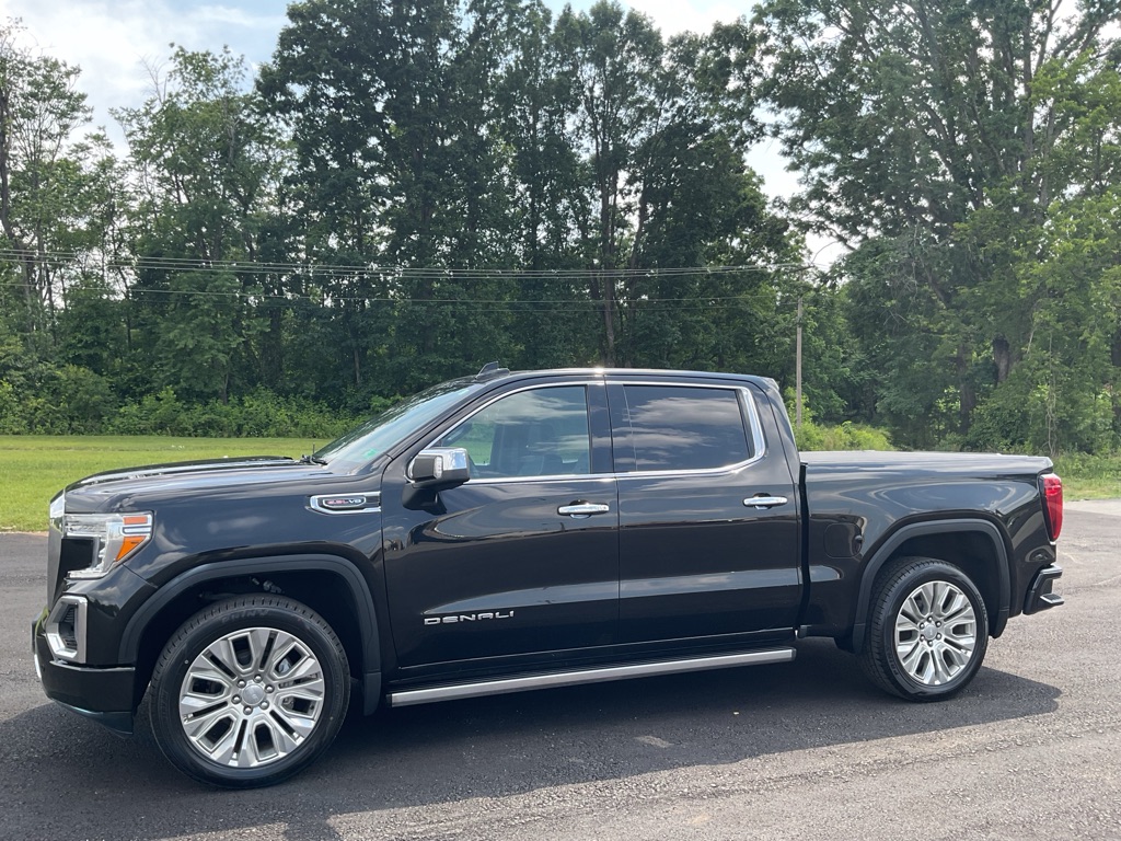 Photo 2 of this GMC SIERRA