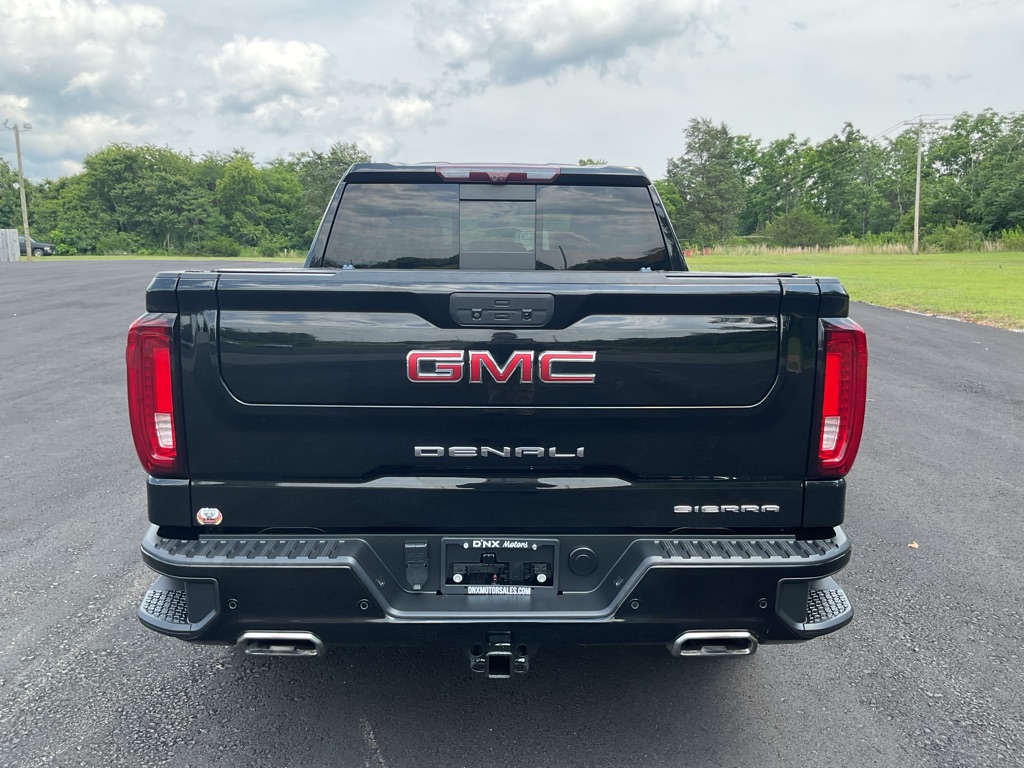 Photo 6 of this GMC SIERRA
