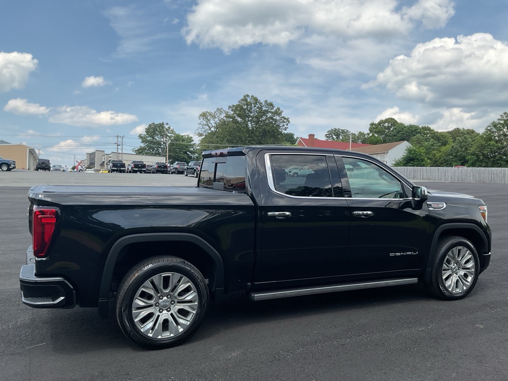 Photo 11 of this GMC SIERRA