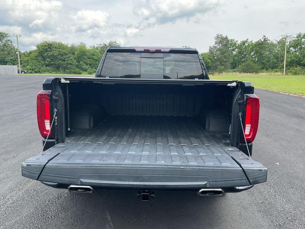 Photo 9 of this GMC SIERRA