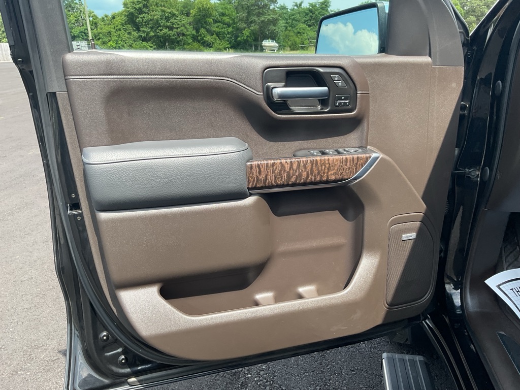 Photo 24 of this GMC SIERRA