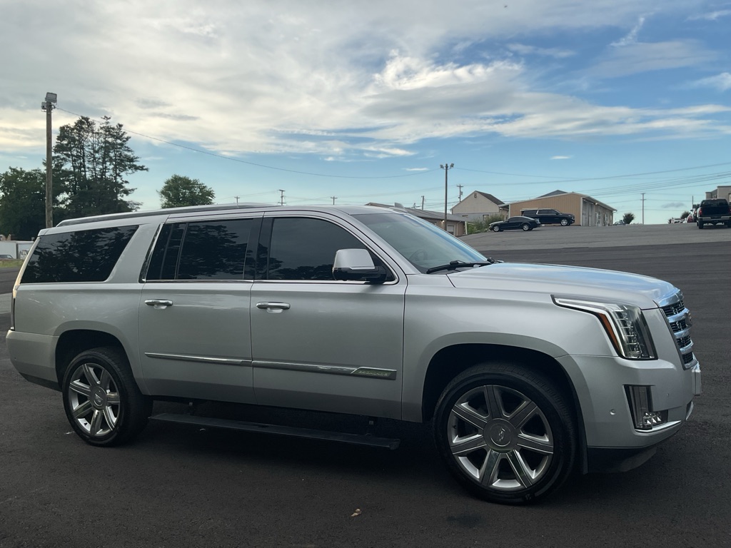 Photo 15 of this CADILLAC ESCALADE
