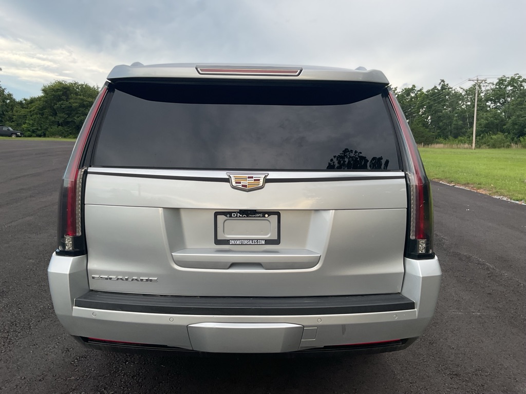 Photo 6 of this CADILLAC ESCALADE