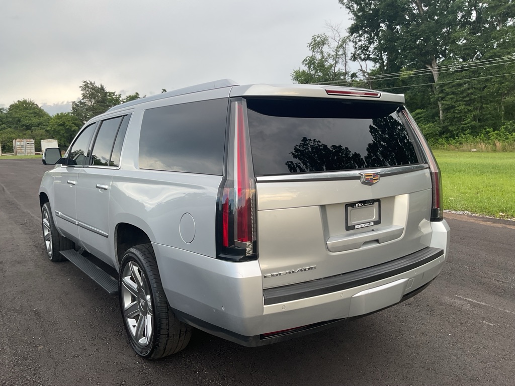 Photo 5 of this CADILLAC ESCALADE