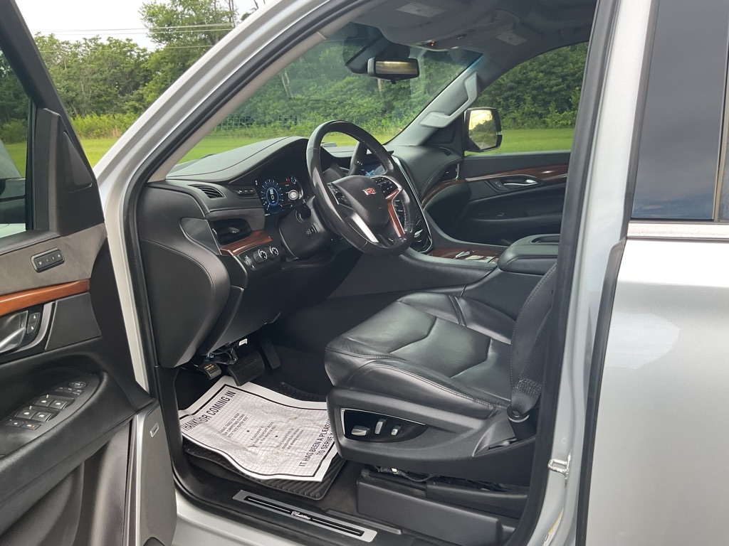 Photo 31 of this CADILLAC ESCALADE
