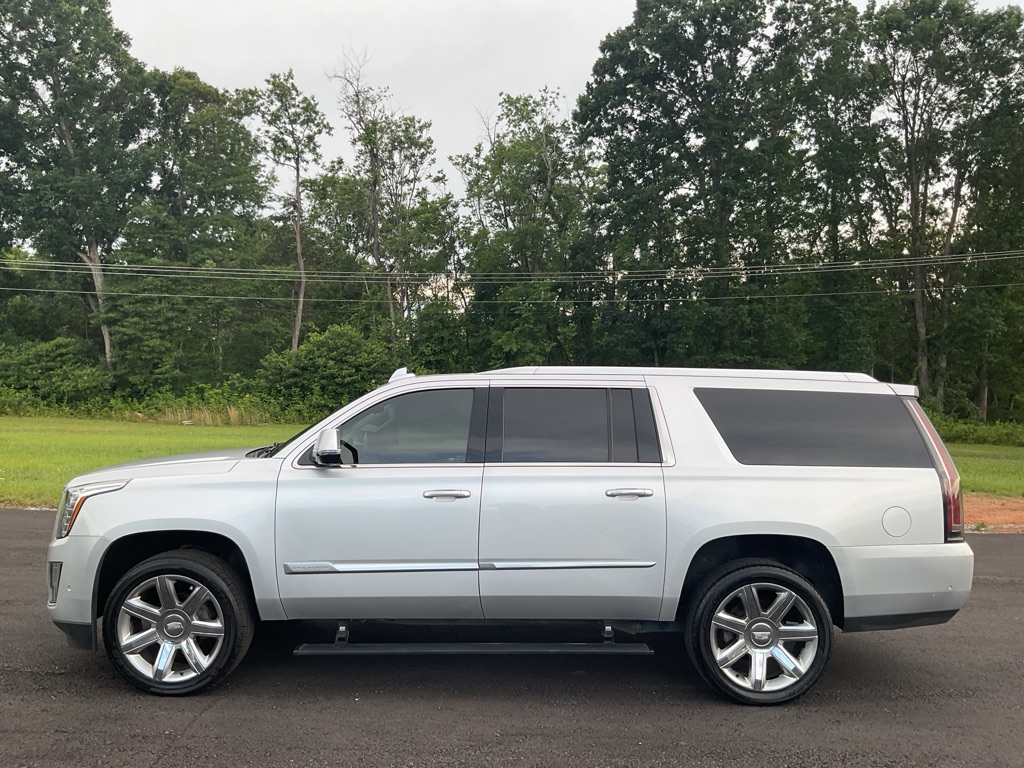Photo 3 of this CADILLAC ESCALADE