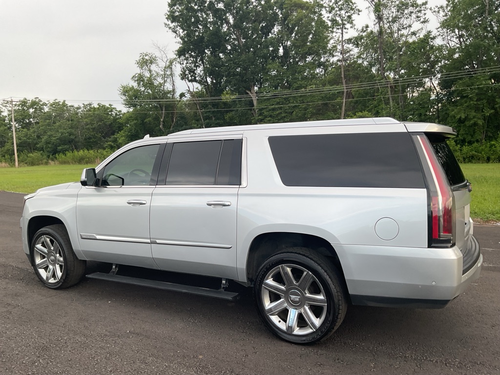 Photo 4 of this CADILLAC ESCALADE