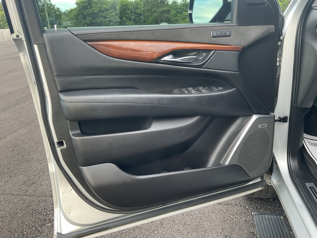 Photo 26 of this CADILLAC ESCALADE