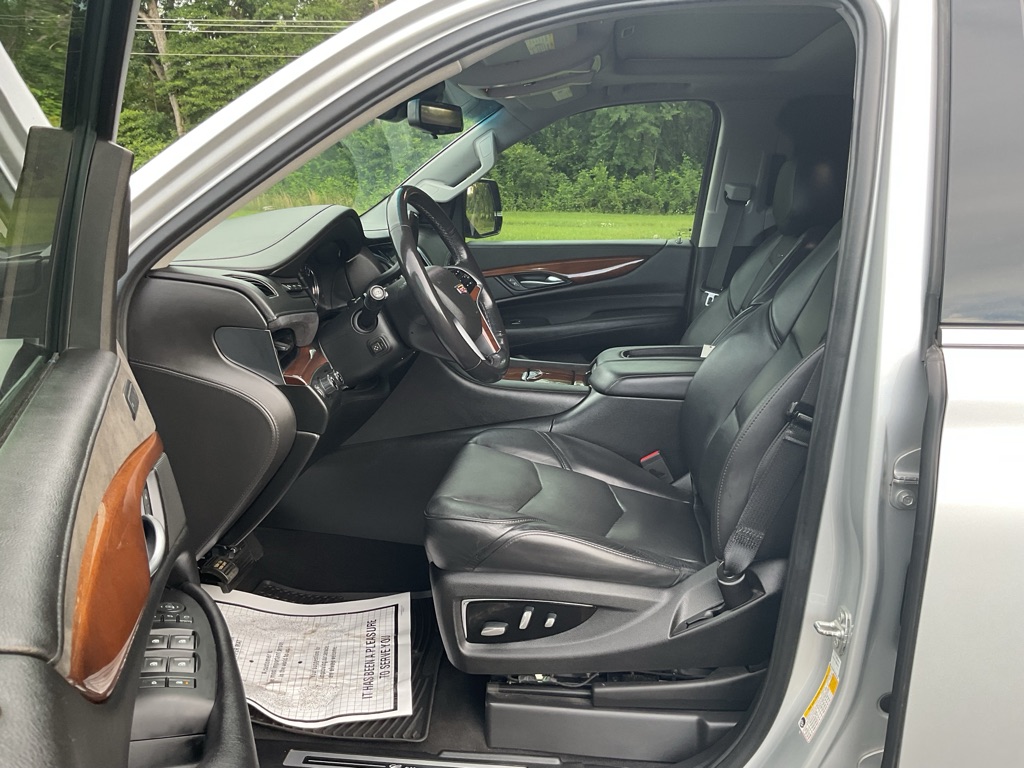 Photo 30 of this CADILLAC ESCALADE