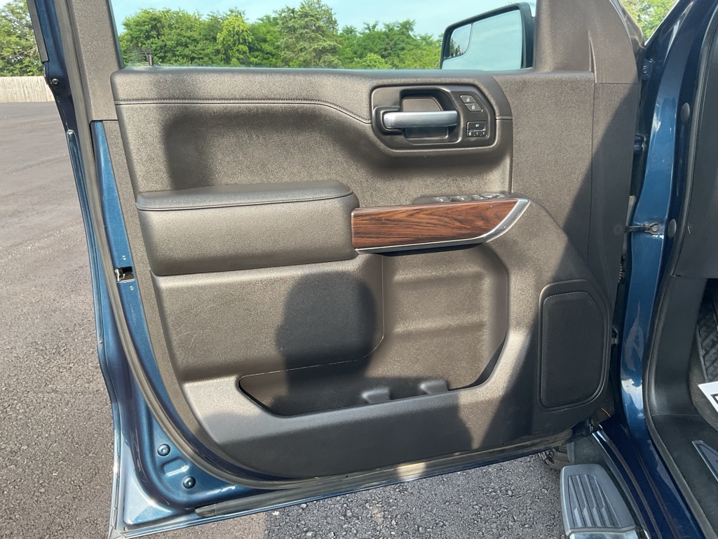Photo 22 of this GMC SIERRA LIMITED