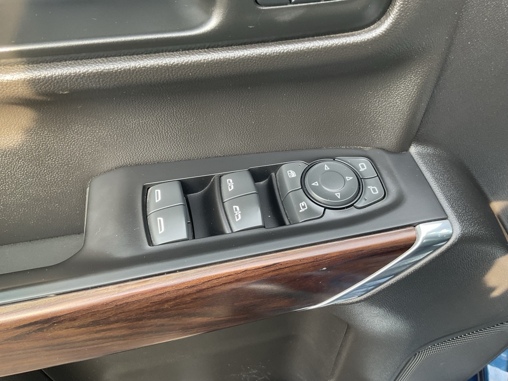 Photo 24 of this GMC SIERRA LIMITED