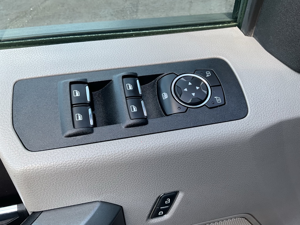 Photo 22 of this FORD F150