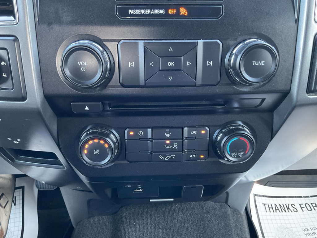 Photo 35 of this FORD F150