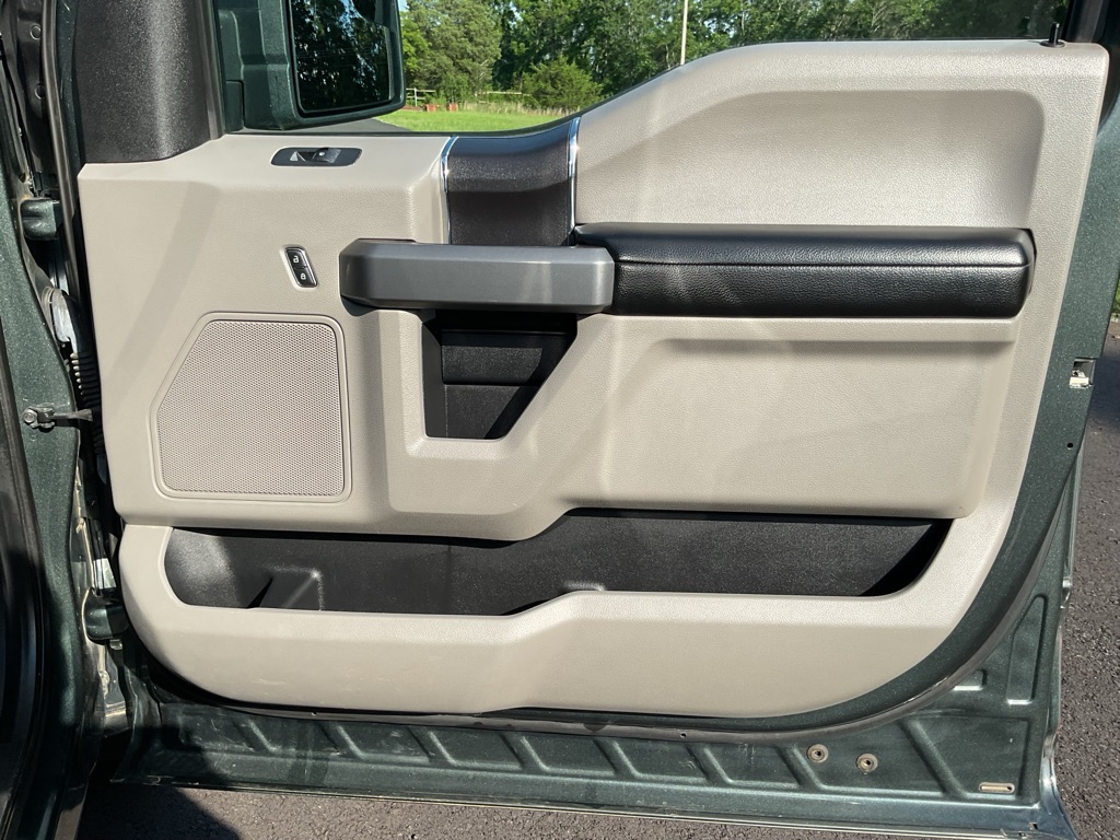 Photo 44 of this FORD F150