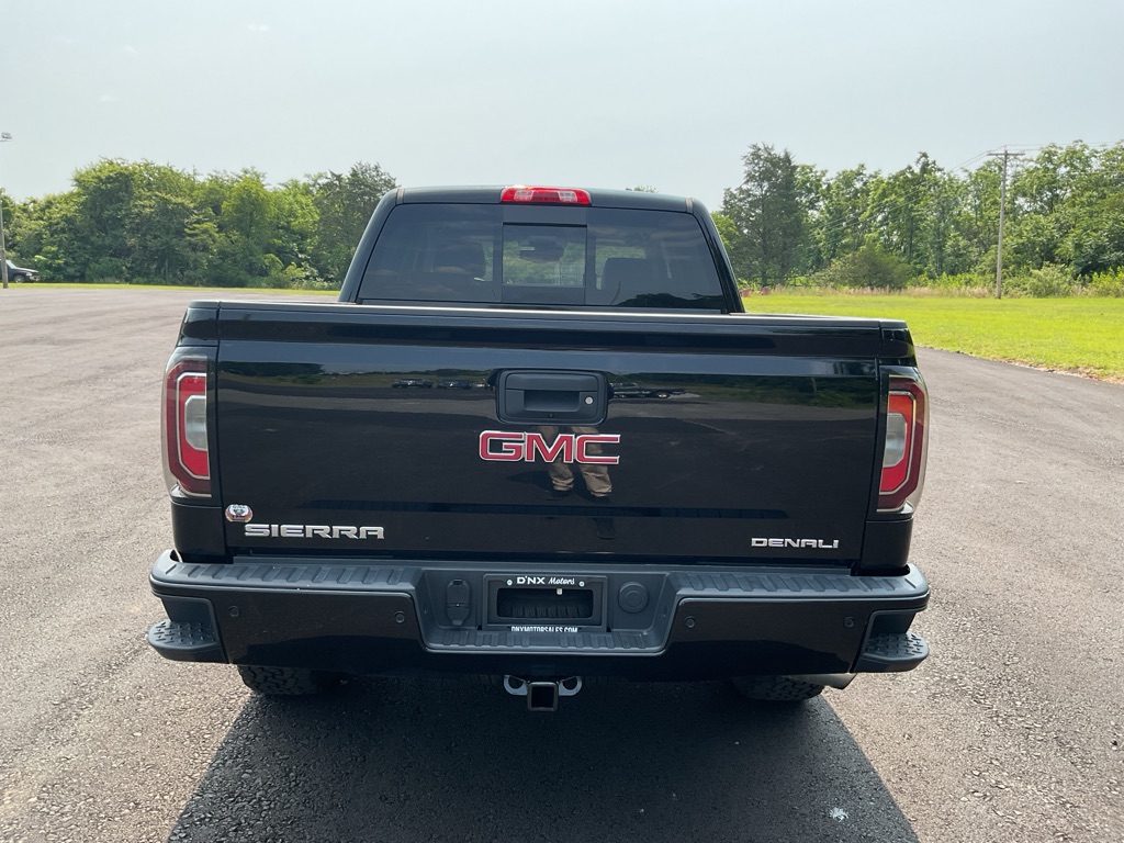 Photo 6 of this GMC SIERRA