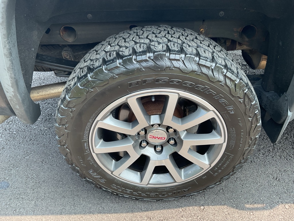 Photo 22 of this GMC SIERRA