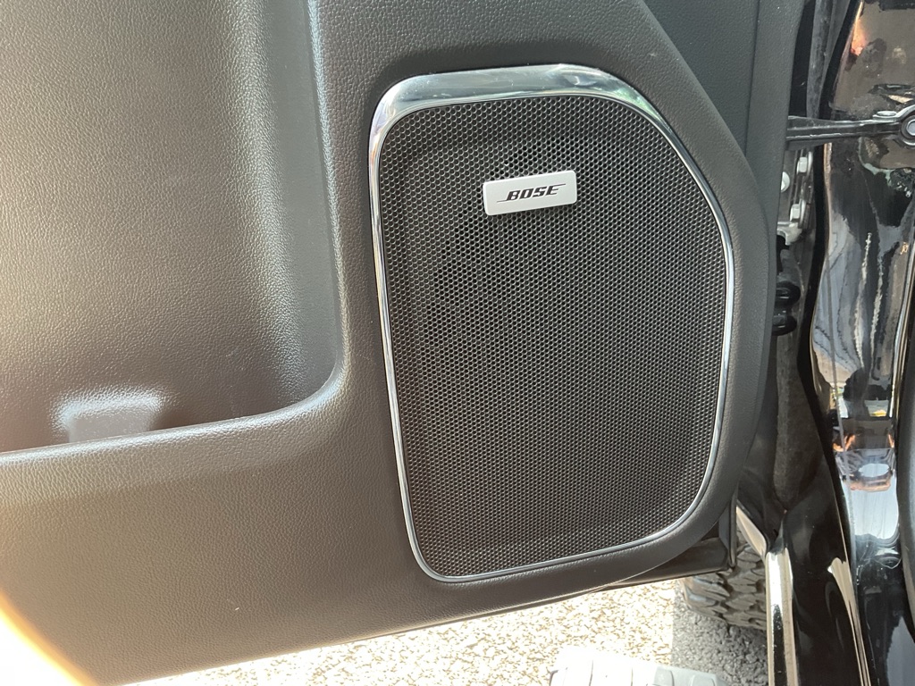 Photo 27 of this GMC SIERRA