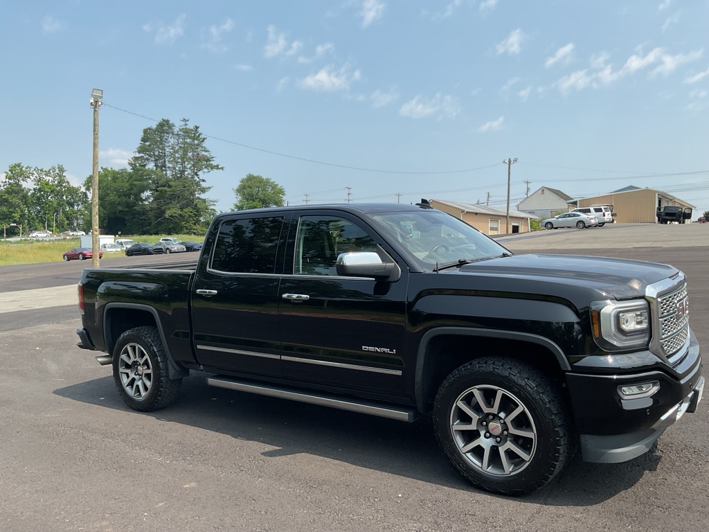 Photo 14 of this GMC SIERRA