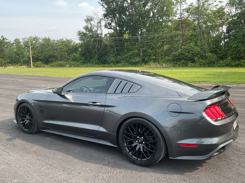 Photo 4 of this FORD MUSTANG