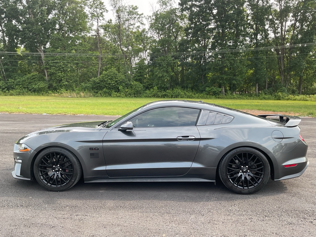 Photo 3 of this FORD MUSTANG