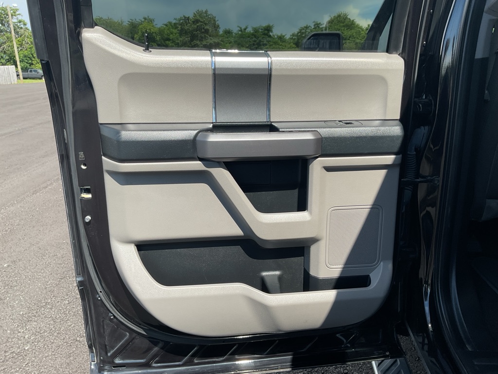 Photo 44 of this FORD F150