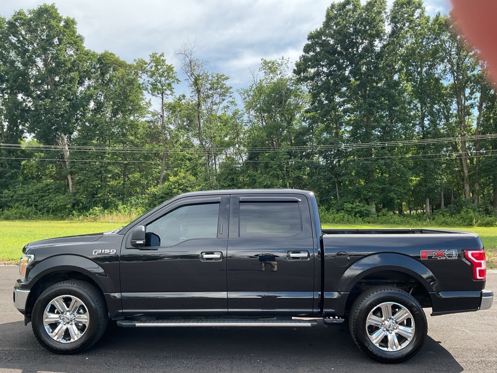 Photo 3 of this FORD F150